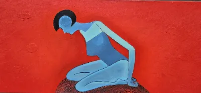 زور گویی که روی زمین نشسته